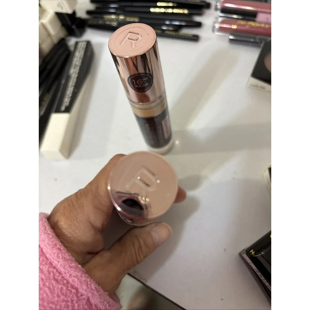 Makeup Revolution Beauty Conceal & Define Infinite Concealer XL, C6 LONG LASTING